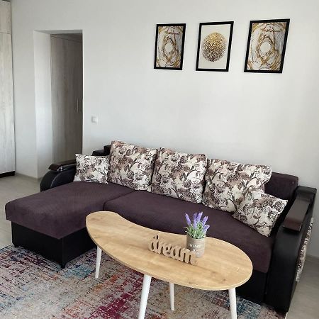 Elite Apartment Targoviste Esterno foto