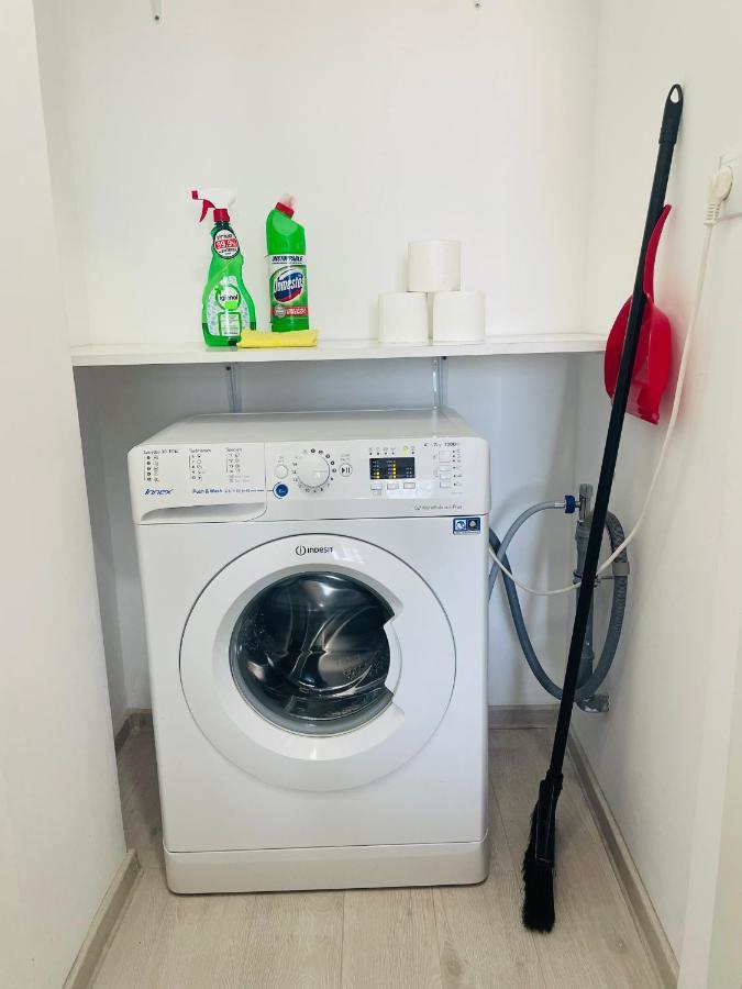 Elite Apartment Targoviste Esterno foto
