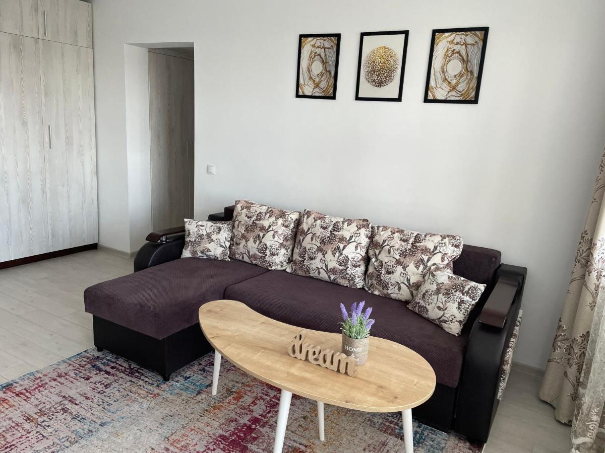 Elite Apartment Targoviste Esterno foto