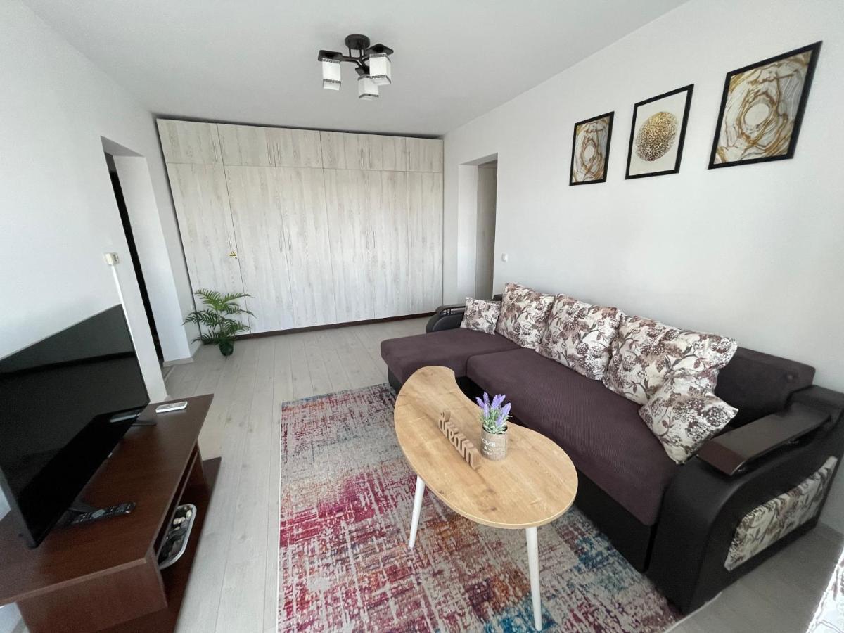 Elite Apartment Targoviste Esterno foto