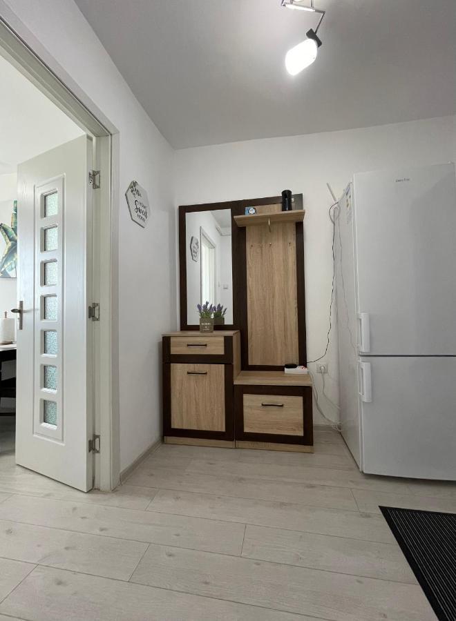 Elite Apartment Targoviste Esterno foto